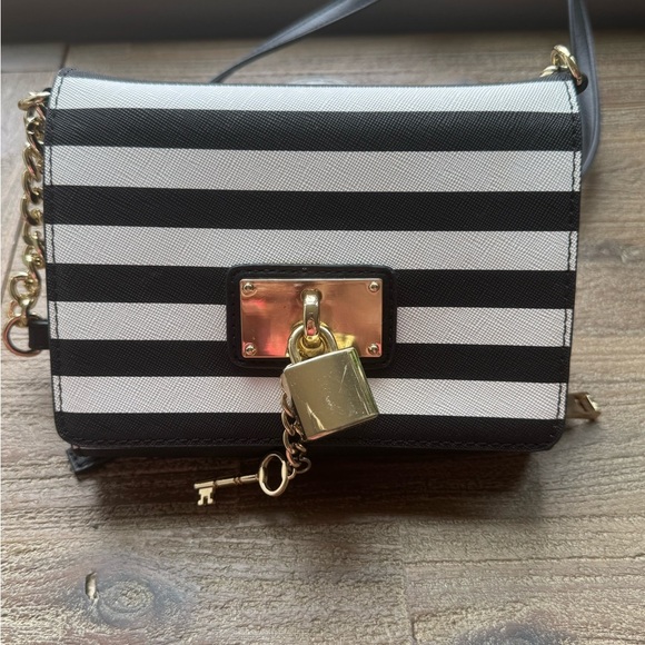 Aldo Striped Wallet Crossbody Bag - Black & White with Gold Chain - Picture 10 of 15